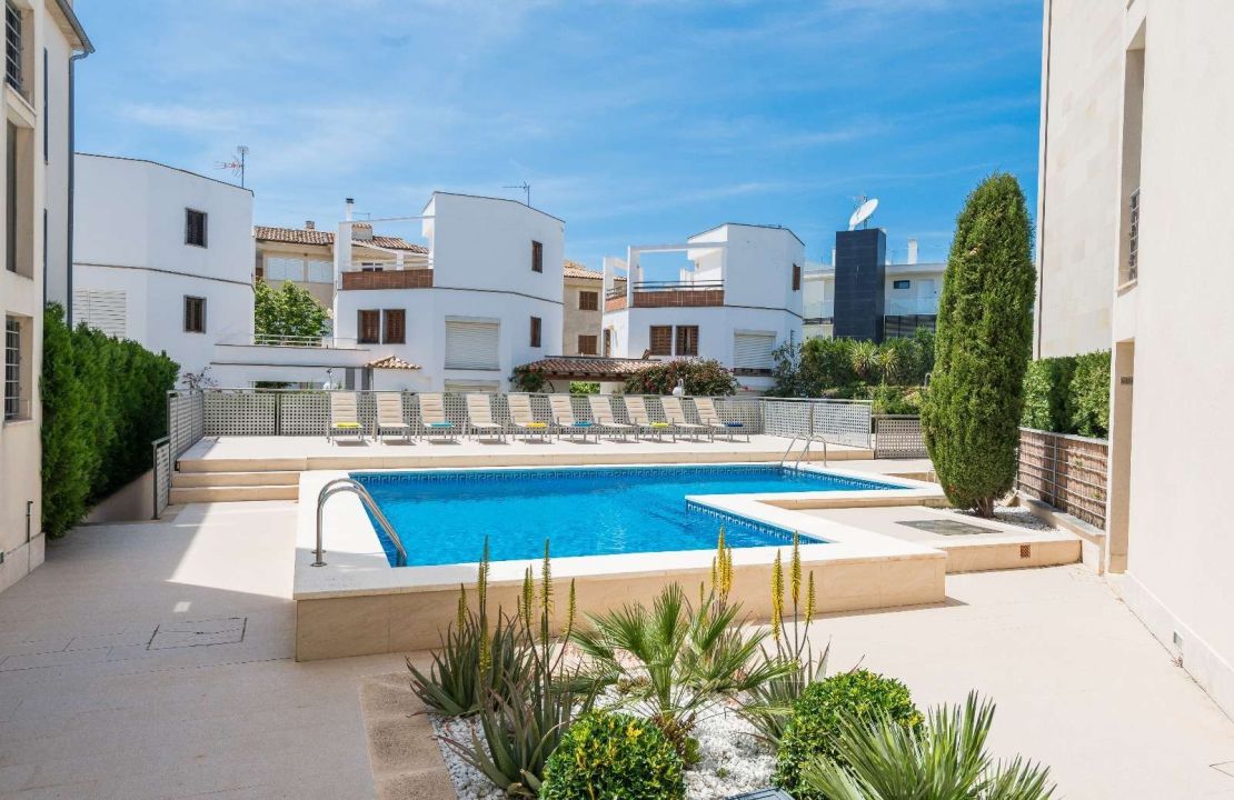 Two-bedroom apartment with pool for long-term rental in Llenaire, Pollensa, Mallorca
